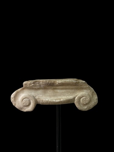 Chapiteau romain colonne Ionique en marbre Circa IIe siècle A.D. - Archéologie Style 