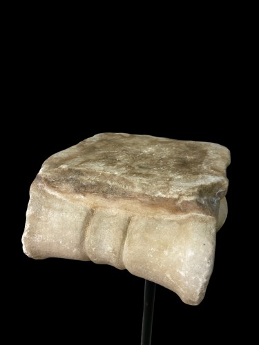 Antiquités - Chapiteau romain colonne Ionique en marbre Circa IIe siècle A.D.