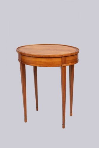Oval salon or tea table, Switzerland circa 1810 - Furniture Style Restauration - Charles X