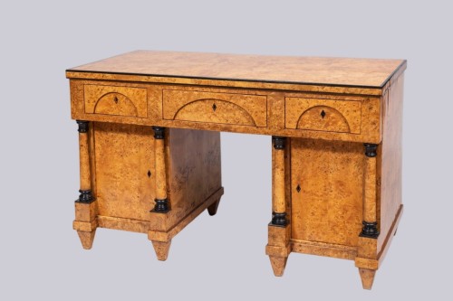 A freestanding Biedermeier writing desk circa 1830 - Furniture Style Restauration - Charles X