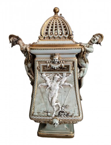 Vase "cassolette aux chimères" par Carrier-Belleuse pour Sèvres 1886-1888