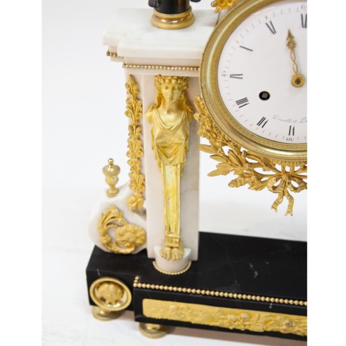 Horlogerie Pendule - Pendule Portique Louis XVI, Paris fin du 18e siècle