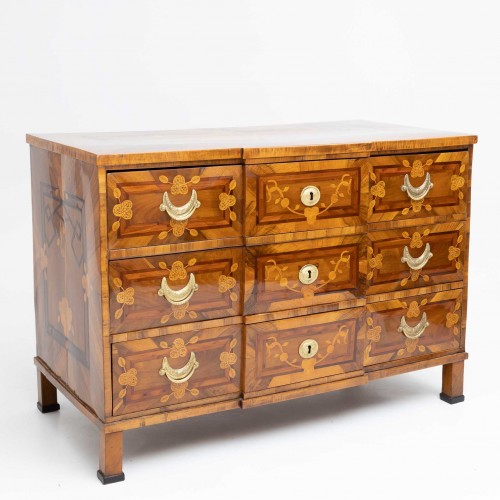 Louis XVI Marquetry Chest of Drawers, Late 18th Century - 