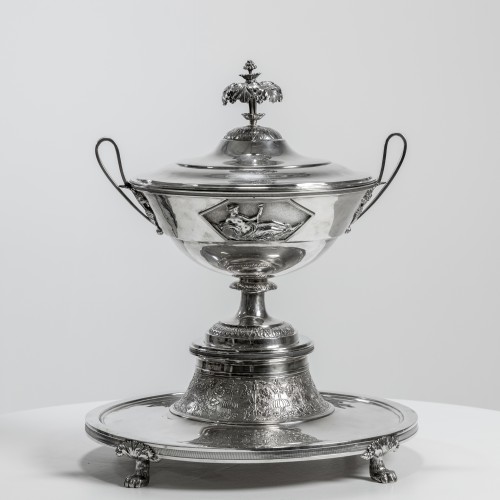 Paire de soupières à couvercle en argent - Johann Georg Hann, Vienne 1800 - Argenterie et Orfèvrerie Style 