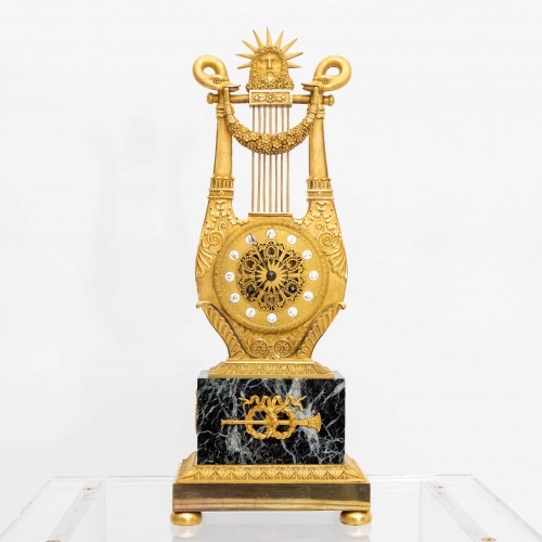 Louis XVI - Pendule Lyre  Louis XVI, probablement Paris vers 1780