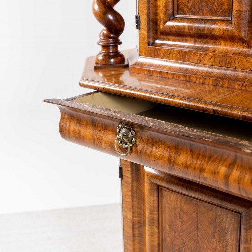 Antiquités - Baroque Cabinet in Walnut - Germany, Franconia 18th Century