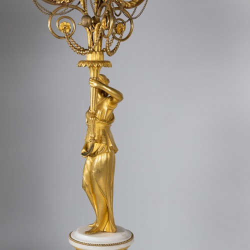Paire de cadélabres en bronze doré au feu, France vers 1785 - Luminaires Style Louis XVI