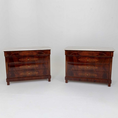 Antiquités - Paire de commodes Charles X vers 1830