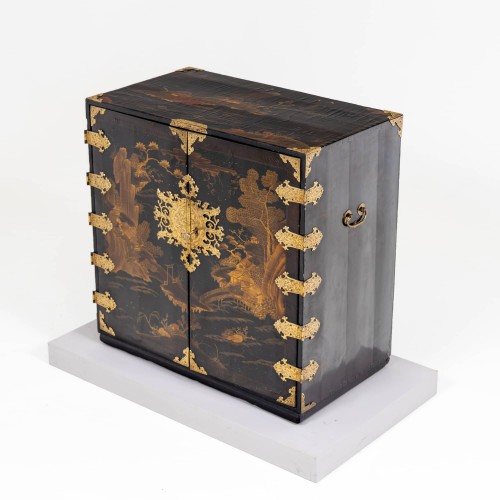 Japanese black Lacquer Cabinet, Late 17th Century - 