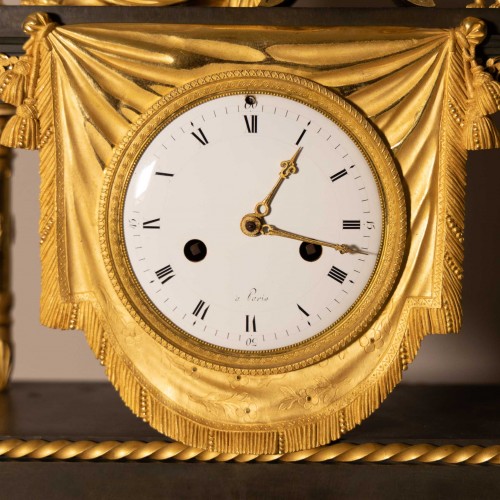 19th century - Fire-gilt Mantel Clock, France / Paris circa 1830