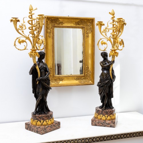 Antiquités - Paire de candélabres en bronze doré au feu, estampillés Raingo, France, milieu du XIX