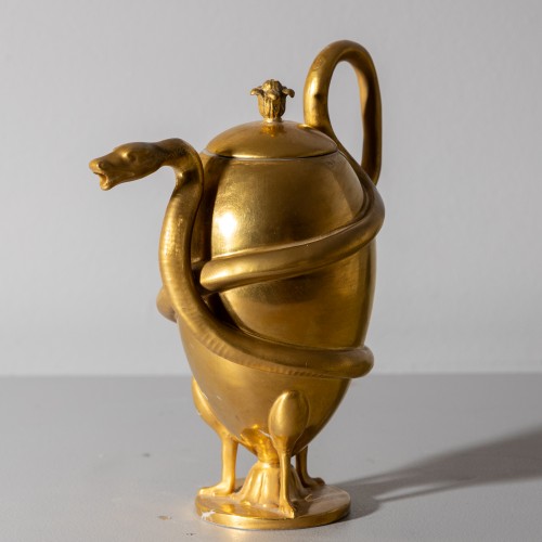 Golden Porcelain Teapot with Snake Decoration, KPM c. 1800 - Porcelain & Faience Style 