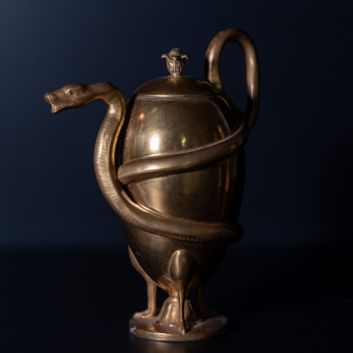 Antiquités - Golden Porcelain Teapot with Snake Decoration, KPM c. 1800