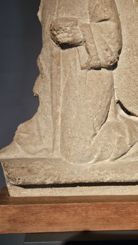 Sculpture  - Kneeling angel