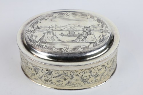 Antiquités - Augsburg 1695 – 1700, A late17th century German silver-gilt Toilet Box