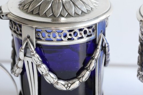 Antiquités - Silver sugar caster and mustard pot, with cobalt blue glass,  Antwerp, 18th