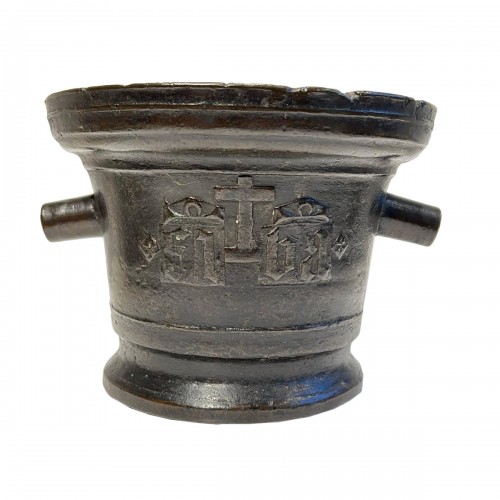 Bronze mortar with gothic monograms, 16th century, probably France. 