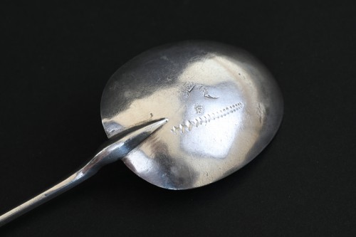 A silver spoon with the hallmarks of the city of Brussels from 17th - Antique Silver Style Louis XIV