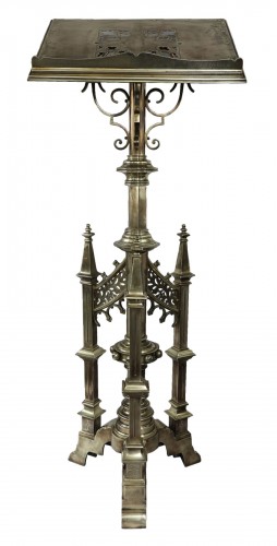 Lutrin en laiton de style néo-gothique fabriqué par Jones & Willis Ltd. Birmingham