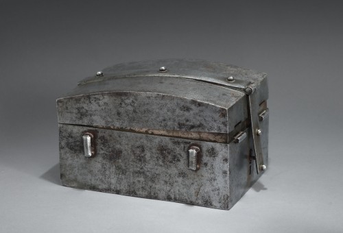  - Iron messenger box, 16th century