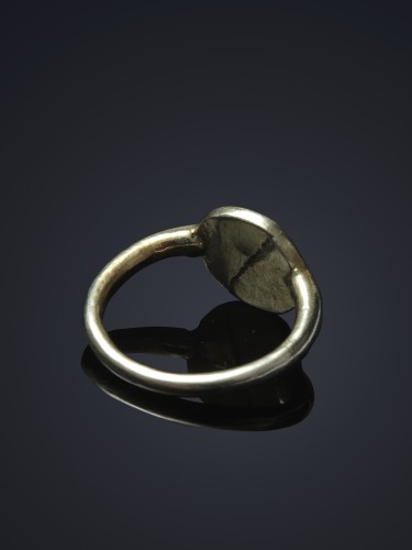 Archéologie  - Bague mérovingienne