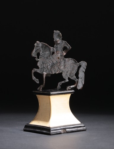 Applique bronze depicting a laureate and armored rider - Sculpture Style Renaissance