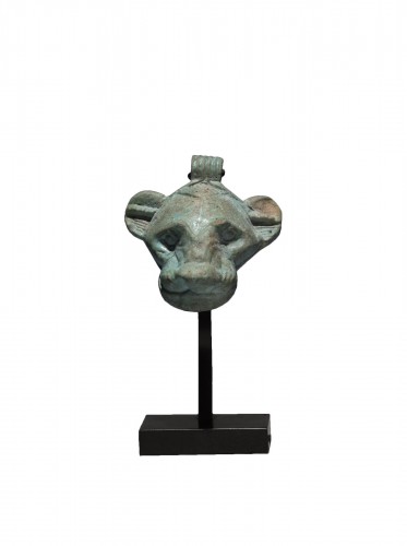 Head of a lioness, Achaemenid amulet pendant