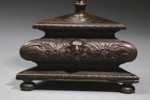 XVIe siècle et avant - Bougeoir en bronze, époque Renaissance