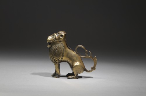 Petit lion en bronze ou étain, XVe siècle - Moyen Âge