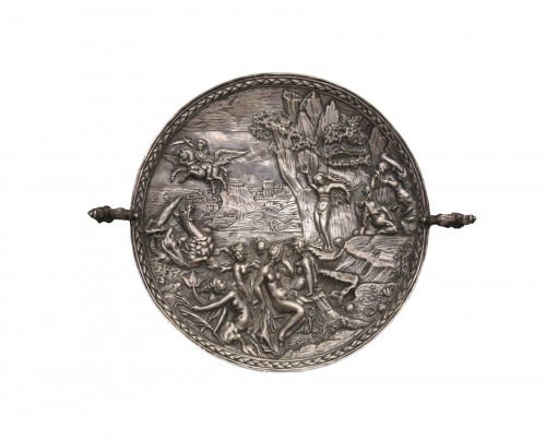 Relief circulaire figurant Persée délivrant Andromède