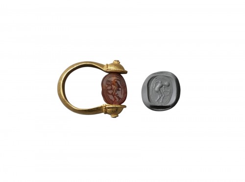 Etruscan gold ring with scarab