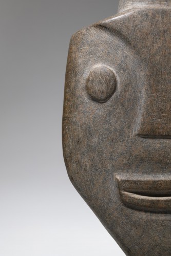 Masque en pierre - Chili, culture Mapuche - Emmanuel Soubielle Works of Art