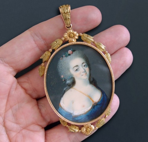 18th century - 18th century French miniature portrait pendant