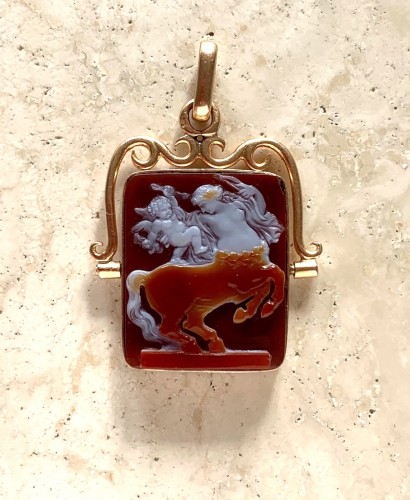 Antique Jewellery  - 19th c. cameo, centauress and Amor