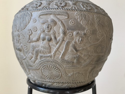 a chandraketugarh vase - Ancient Art Style 