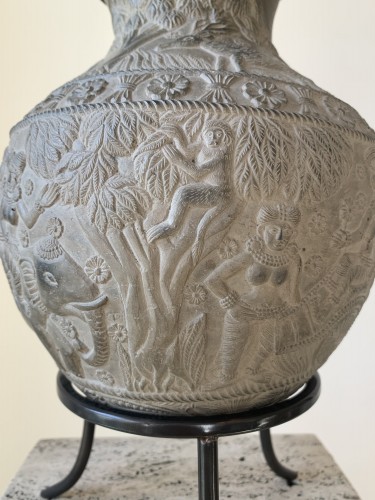 BC to 10th century - a chandraketugarh vase