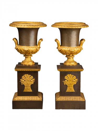 Paire de vases Médicis sur socle début XIXe