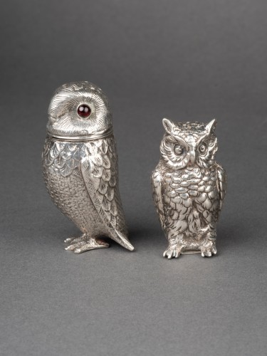 Argenterie et Arts de la table  - Deux salières en argent massif du milieu du XIXe siècle