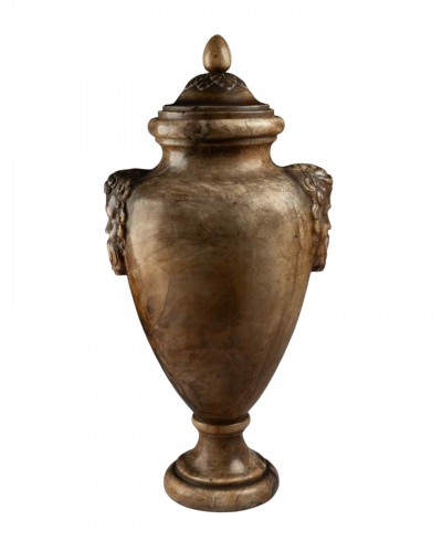 Fluorite amphora from the late 16th century / early 17th century