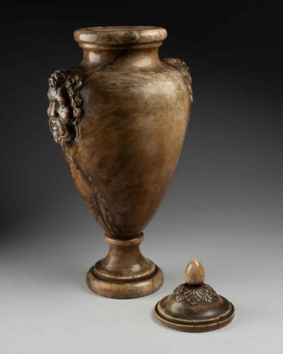 <= 16th century - Fluorite amphora from the late 16th century / early 17th century