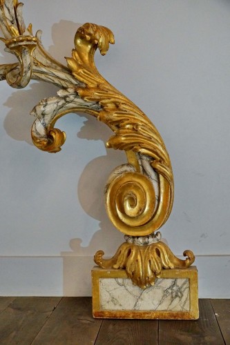 Luminaires  - Élégante paire d'immenses torchères italiennes du XVIIIe siècle