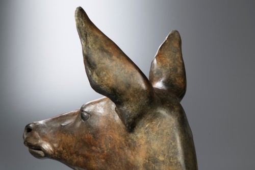 Antiquités - Tête de biche par Hervé t’Serstevens (né en 1961)