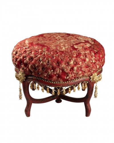 Tabouret capitonné d’époque Napoléon III, bois laqué rouge