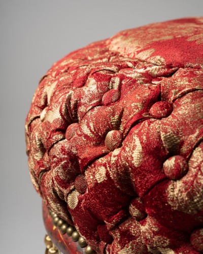 Antiquités - Tabouret capitonné d’époque Napoléon III, bois laqué rouge