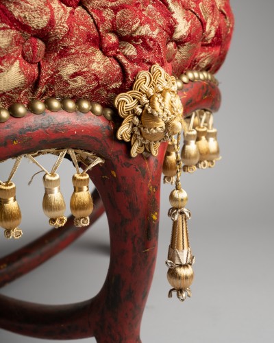 Antiquités - Tabouret capitonné d’époque Napoléon III, bois laqué rouge