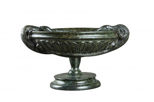 Serpentine tazza, a souvenir of the 19th-century Grand Tour.