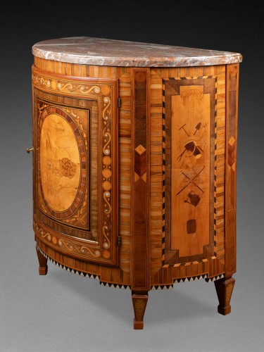 Commode demi-lune d’entre-deux d'époque Louis XVI de la région de Grenoble - Étienne de Roissart