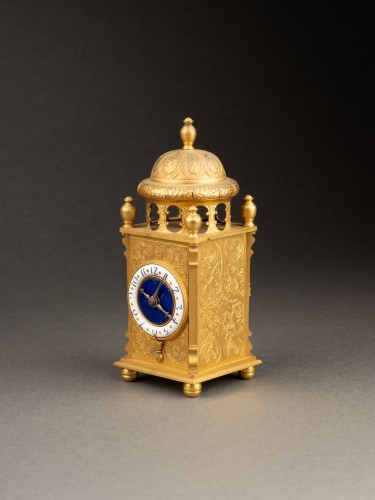 19th century - 19th-century gilt bronze table clock with a blue and white enamel dial