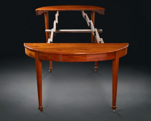 XVIIIe siècle - Table ronde en merisier d’époque Directoire