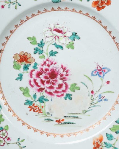 Céramiques, Porcelaines  - Paire de deux grands plats, Chine XVIIIe Kien Long